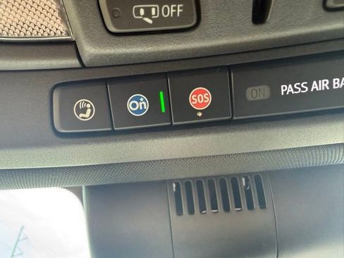 Used 2022 Chevrolet Silverado 1500 ZR2 image 27