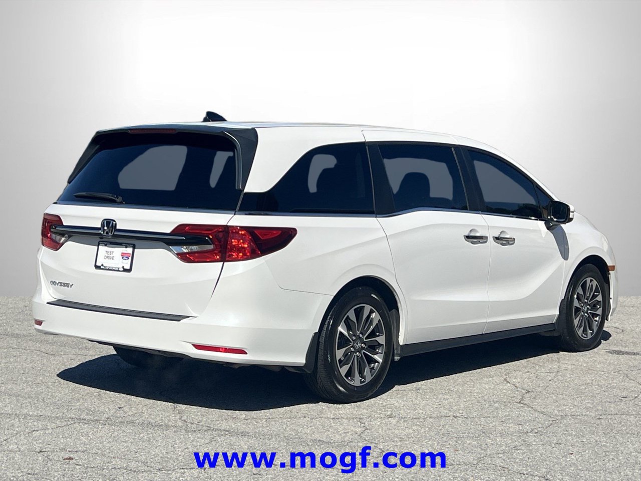 Used 2024 Honda Odyssey EX-L image 3