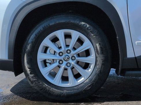 New 2026 Toyota Grand Highlander XLE image 9