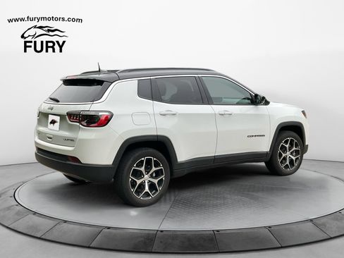Used 2024 Jeep Compass Limited AWD/4WD image 3