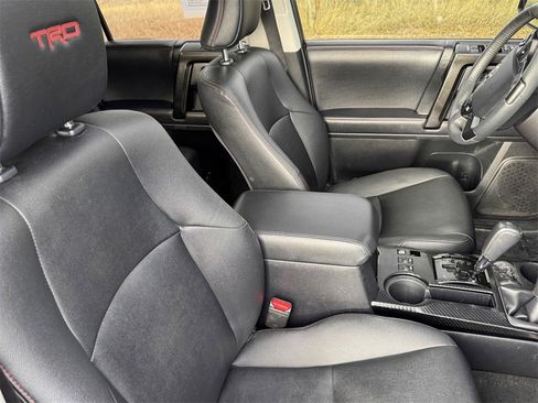 Used 2020 Toyota 4Runner Venture image 28