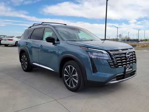 New 2026 Nissan Pathfinder Platinum w/ Cargo Package image 4