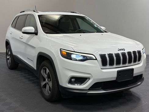 Used 2019 Jeep Cherokee Limited AWD/4WD image 3