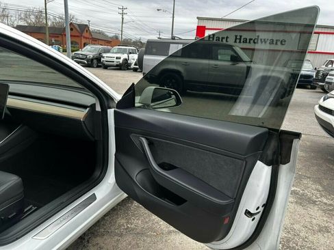 Used 2020 Tesla Model 3 image 21
