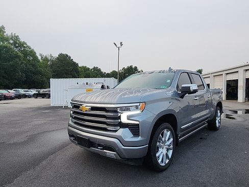 Used 2024 Chevrolet Silverado 1500 High Country w/ High Country Premium Package AWD/4WD image 1
