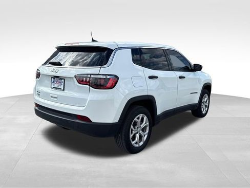 Used 2024 Jeep Compass Sport AWD/4WD image 5
