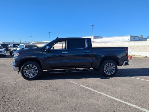 Used 2022 Chevrolet Silverado 1500 LTZ w/ Z71 Off-Road Package image 2