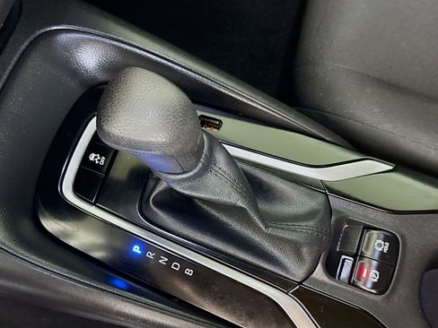 Used 2021 Toyota Corolla LE image 20