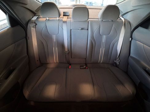 Used 2025 Hyundai Elantra SEL image 42