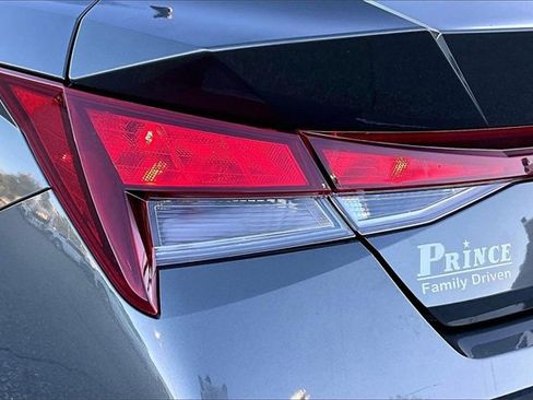 Used 2024 Hyundai Elantra SEL image 23