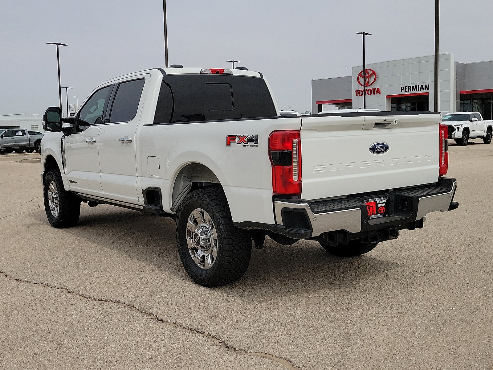 Used 2024 Ford F250 Lariat w/ Lariat Ultimate Package AWD/4WD image 3