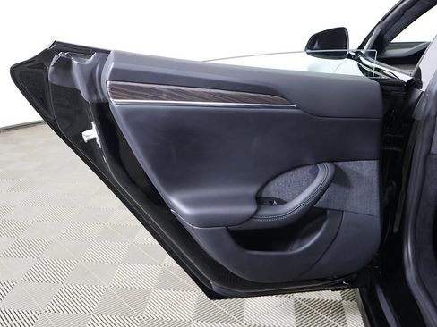 Used 2022 Tesla Model S image 29