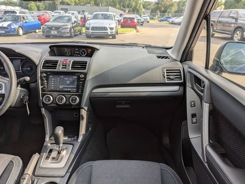Used 2017 Subaru Forester 2.5i Premium AWD/4WD image 17