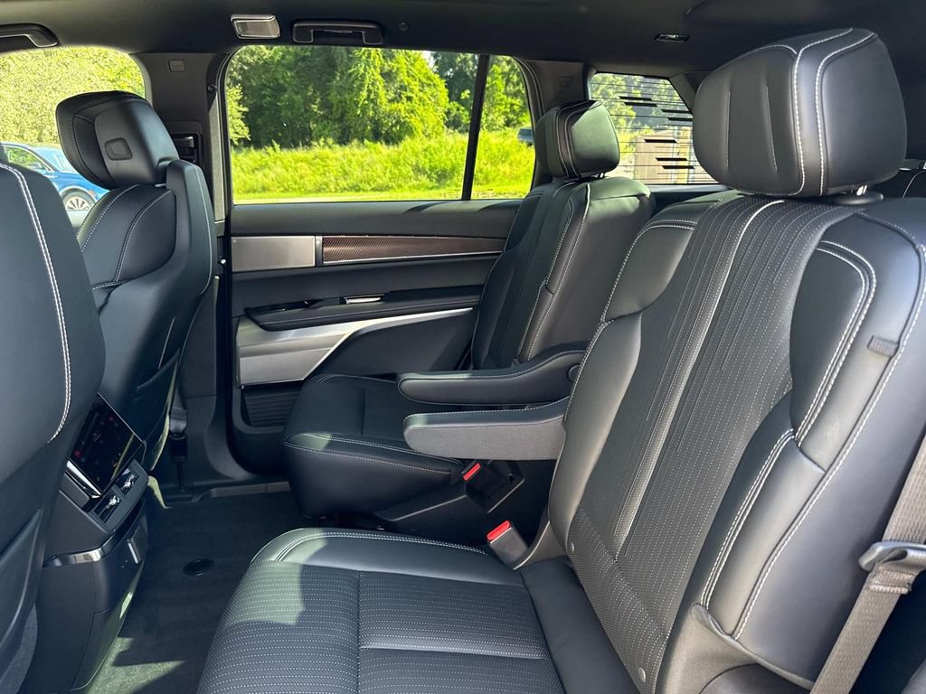 New 2026 Cadillac Vistiq Sport w/ LPO, Floor Liner Package AWD/4WD image 14