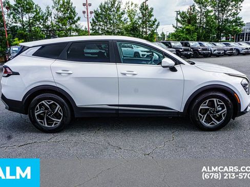 Used 2025 Kia Sportage LX FWD image 9