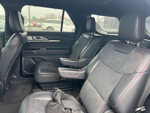 Used 2025 Ford Explorer ST image 10