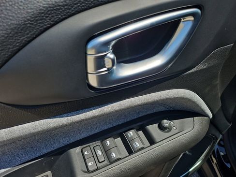 New 2025 Jeep Compass Latitude image 18