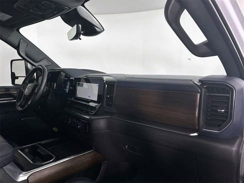 Used 2024 Chevrolet Silverado 3500 High Country w/ High Country Premium Package image 5