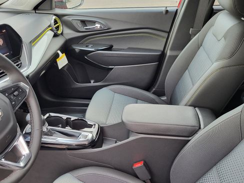 New 2026 Chevrolet Trax LT w/ LT Convenience Package image 19