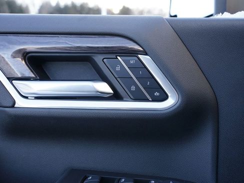 Used 2025 Chevrolet Silverado 3500 LTZ w/ LTZ Plus Package image 18