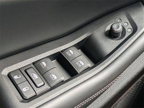 Used 2022 Jeep Grand Cherokee L Limited w/ Black Appearance Package image 20