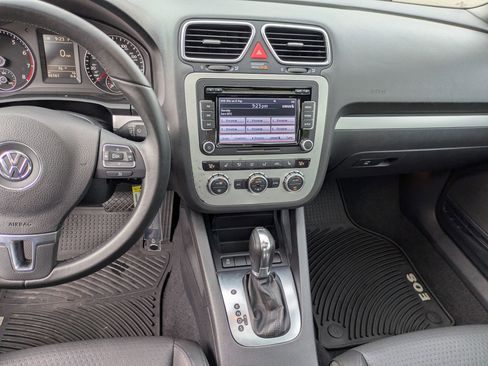 Used 2013 Volkswagen Eos Komfort FWD image 21