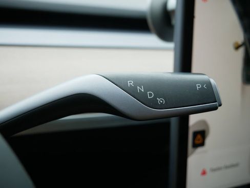 Used 2022 Tesla Model Y Performance AWD/4WD image 29