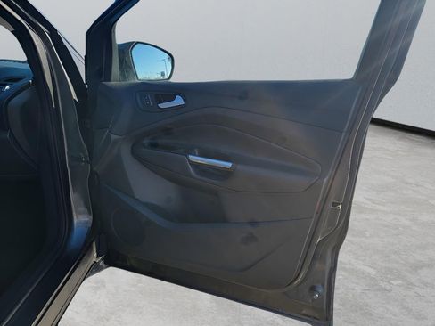 Used 2017 Ford Escape Titanium image 29