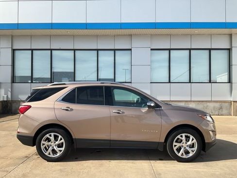 Used 2018 Chevrolet Equinox Premier image 37