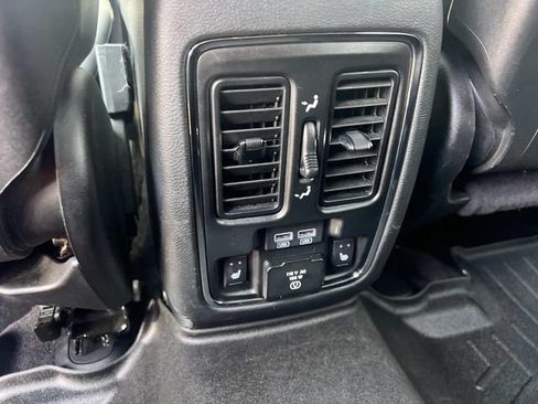 Used 2016 Dodge Durango R/T w/ Blacktop Package AWD/4WD image 17