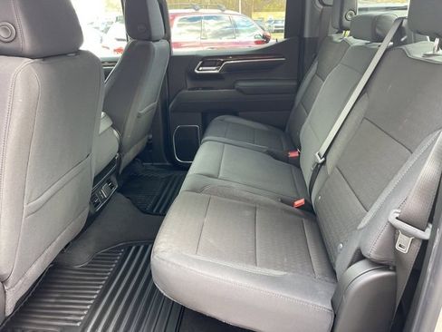 New 2026 GMC Sierra 1500 SLE image 18