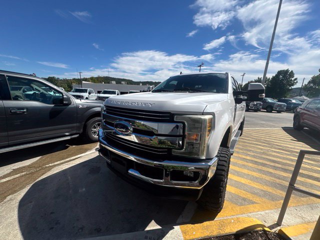 Used 2019 Ford F350 Lariat w/ Lariat Ultimate Package AWD/4WD image 2