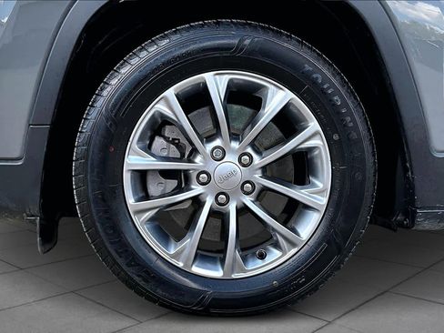 Used 2021 Jeep Cherokee Latitude Plus image 11