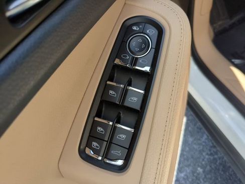 Used 2021 Porsche Macan AWD/4WD image 21