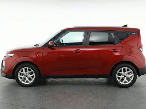 Used 2025 Kia Soul LX w/ LX Technology Package FWD image 5