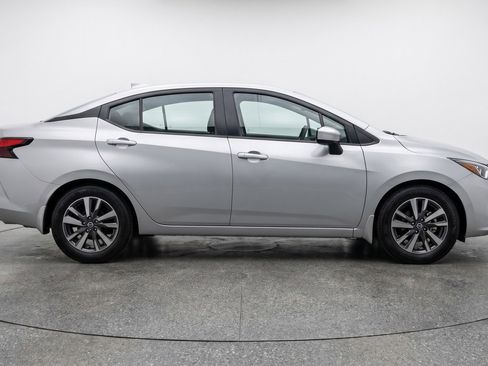 Used 2025 Nissan Versa SV FWD image 11