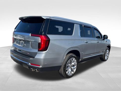 Used 2025 GMC Yukon XL Denali w/ Sun & Power Step Package AWD/4WD image 5