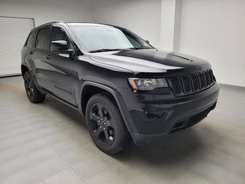 Used 2019 Jeep Grand Cherokee Laredo image 13