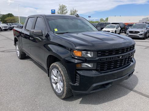 Used 2020 Chevrolet Silverado 1500 Custom w/ Custom Value Package AWD/4WD image 1