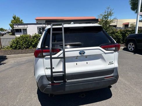 Used 2022 Toyota RAV4 XLE w/ Convenience Package AWD/4WD image 8