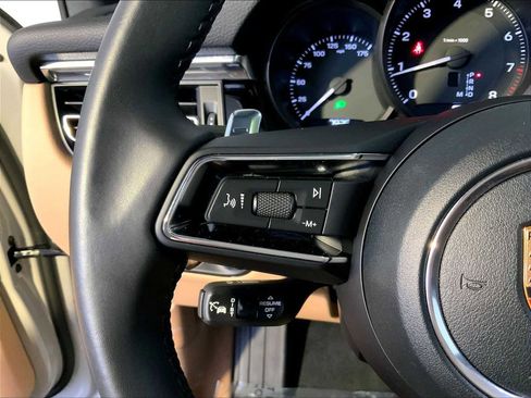 Certified 2026 Porsche Macan AWD/4WD image 27