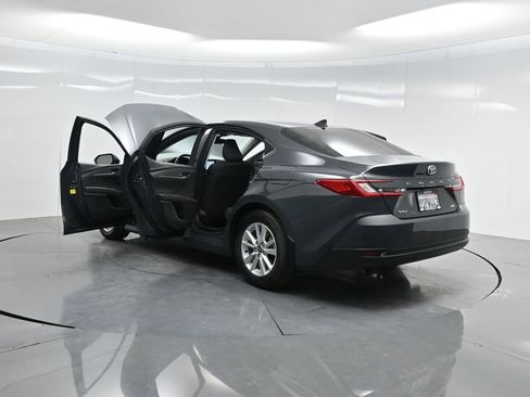 Used 2025 Toyota Camry LE image 54