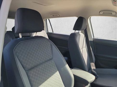 Used 2021 Volkswagen Tiguan S image 15