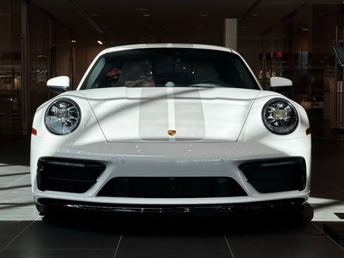 Used 2024 Porsche 911 Carrera S RWD image 10