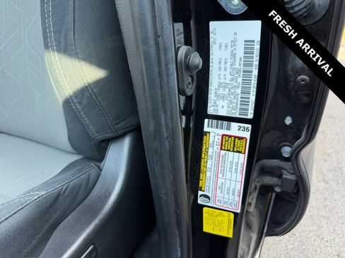 Used 2022 Toyota Tacoma TRD Off-Road w/ Technology Package image 8