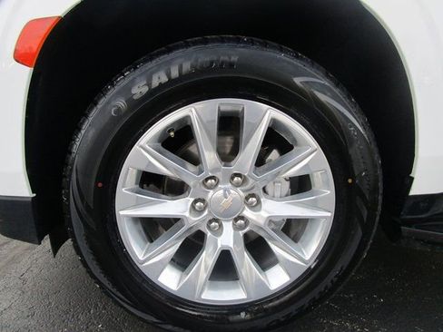 Certified 2023 Chevrolet Suburban Premier image 2