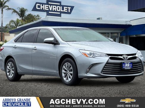 Used 2017 Toyota Camry LE image 1