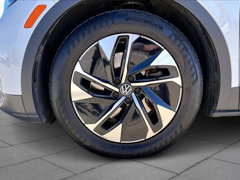 Used 2021 Volkswagen ID.4 Pro image 11