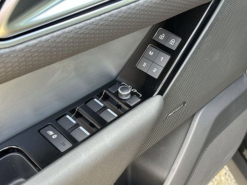 Used 2023 Land Rover Range Rover Velar R-Dynamic S AWD/4WD image 23