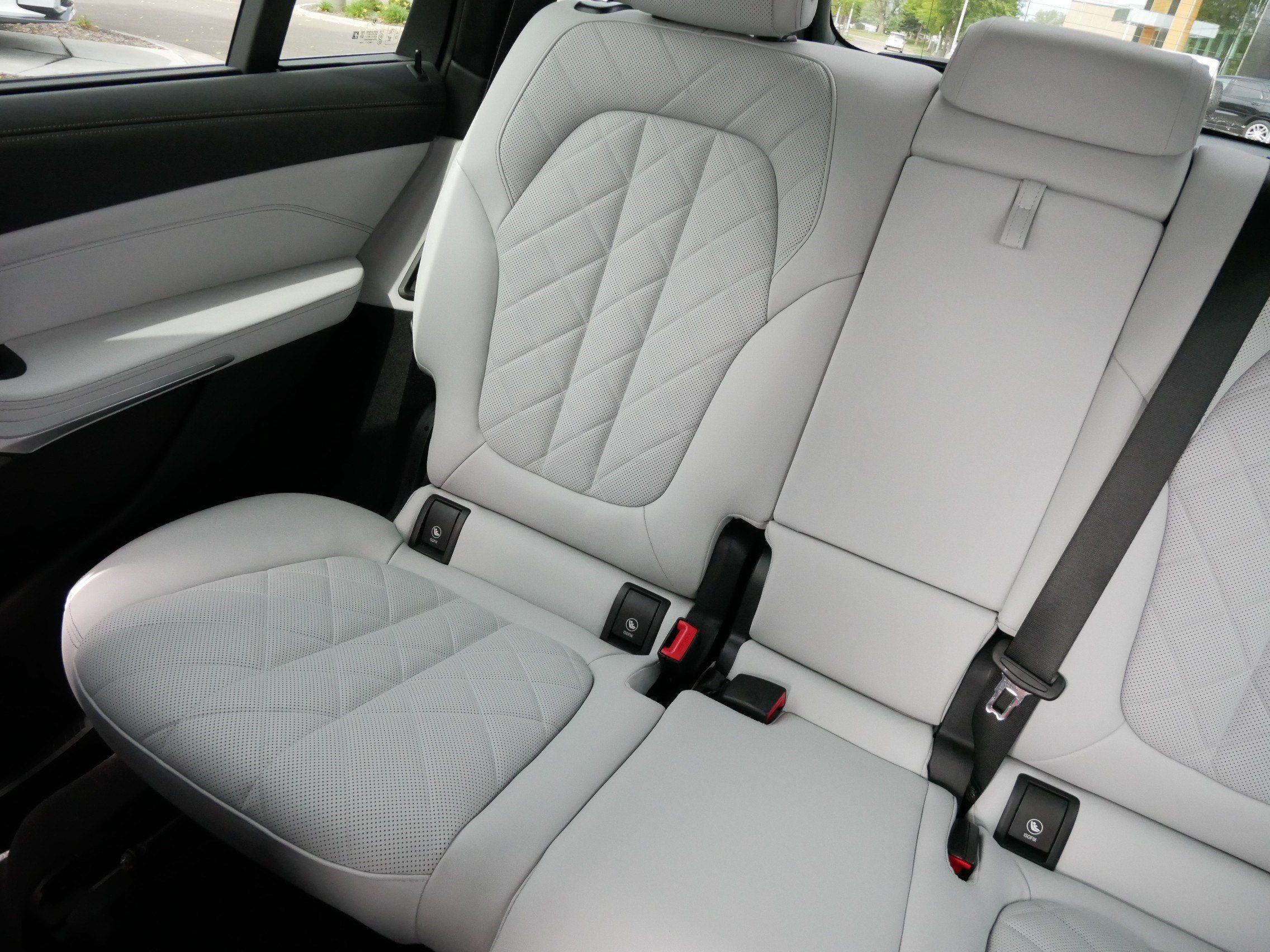 Used 2024 BMW X7 xDrive40i w/ M Sport Package AWD/4WD image 12